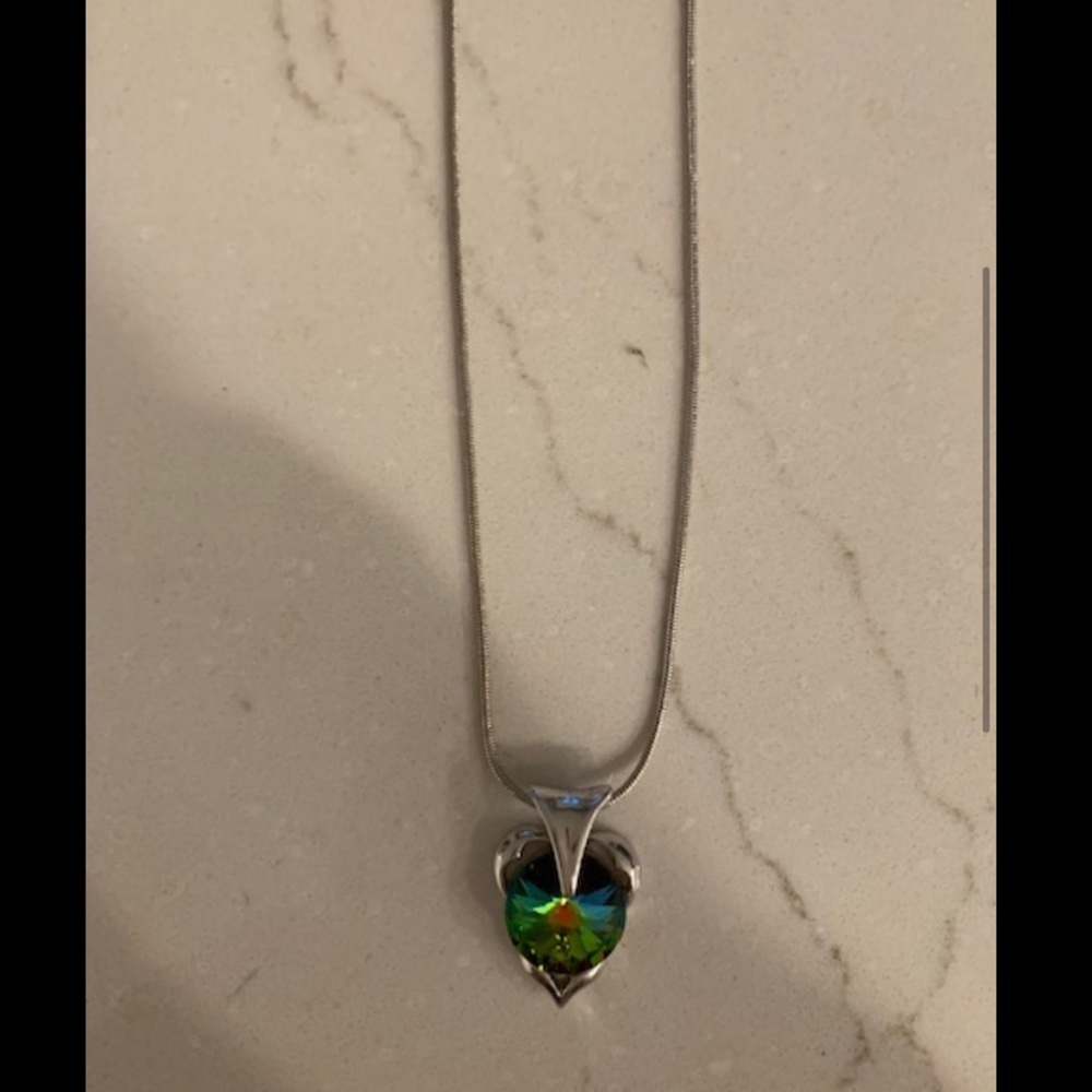 Pendant necklace with Swarovski crystal